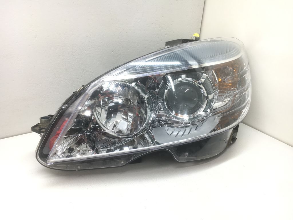 фара левая Mercedes-Benz C-Класс W204/S204 2007, седан, A2049065103, 2049065103 - фото №1