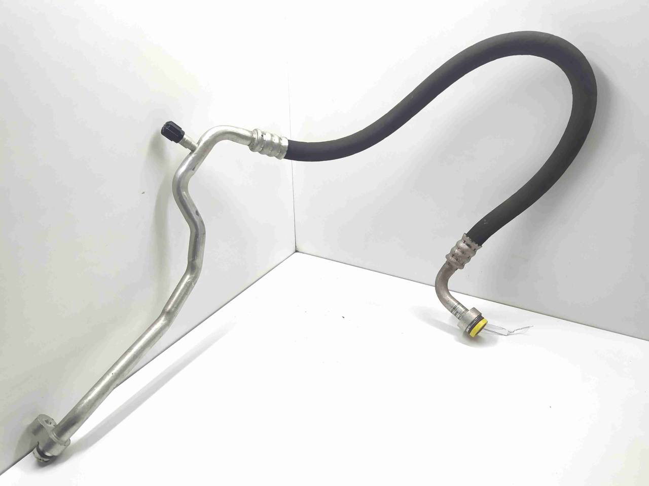 трубка кондиционера BMW 1 серия F20/F21 2012, 1.6 л., Ti, бензин, АКПП, задний привод, 64539223297, 9223297 - фото №1