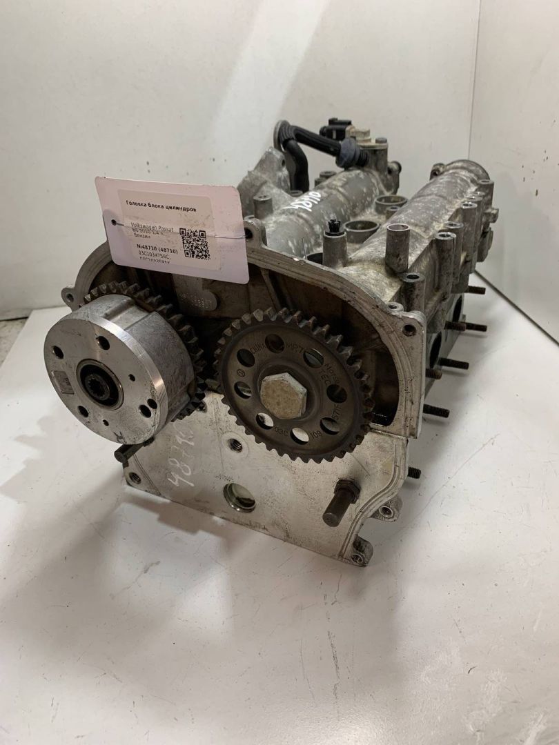 головка блока цилиндров Volkswagen Passat B6 2010, 1.4 л., бензин, 03C103475BC, 03C103358AK, 03C103358BF, 03C103358BG, 03C103358BH, 03C103475CD, 03C103358AT - фото №1