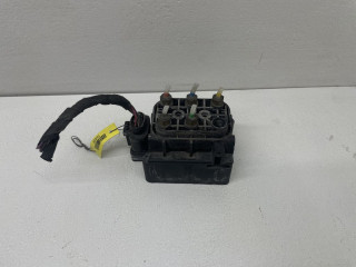 блок клапанов пневмоподвески Mercedes-Benz S-Класс W221 2007, дизель, A2513200058, 2513200058