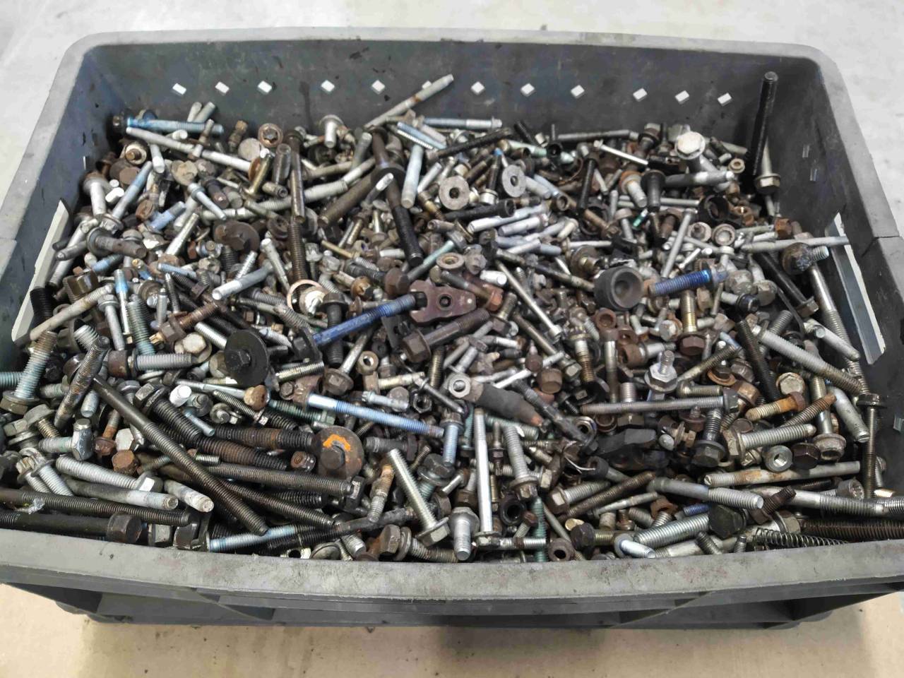 болт Audi 100 4A/C4 1994, - - фото №1