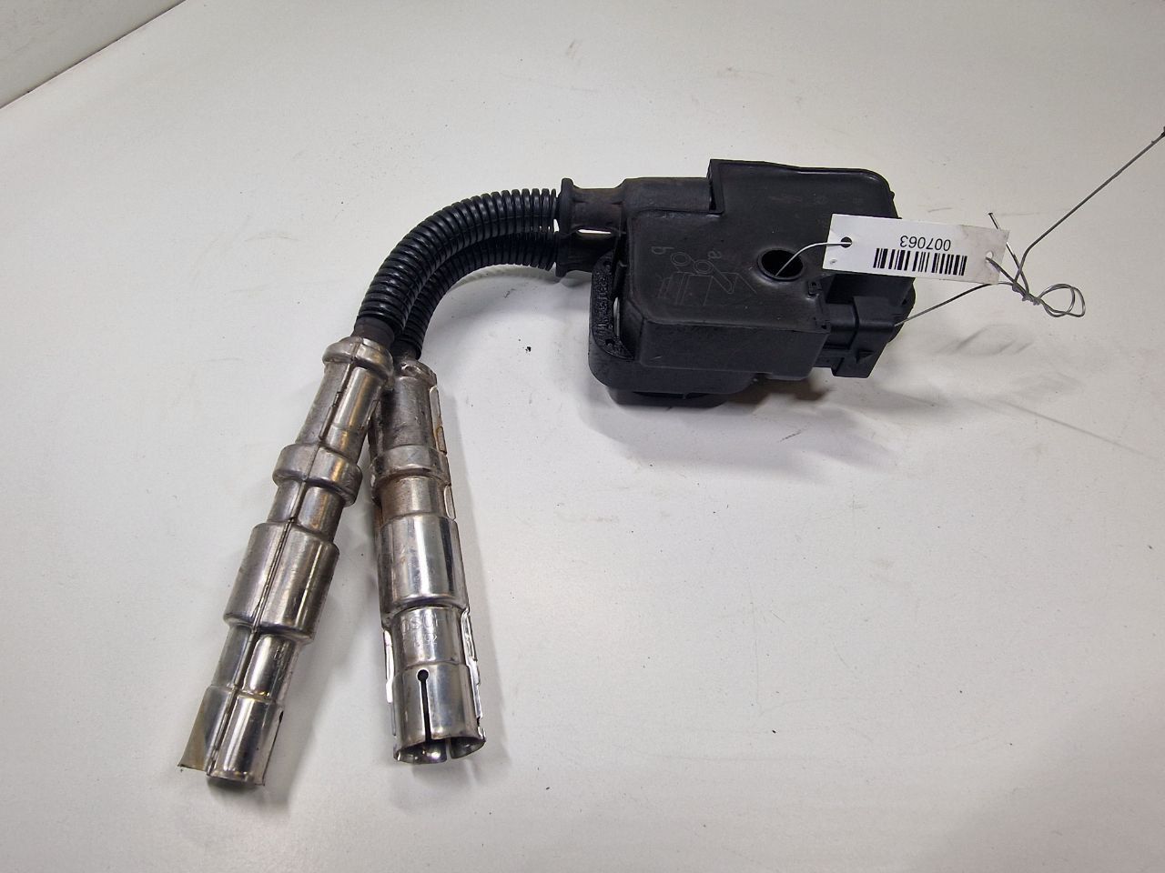 катушка зажигания Mercedes-Benz CLK-Класс W208/A208 1998, 3.2 л., i, бензин, АКПП, задний привод, 0221503012, 0001587303 - фото №1