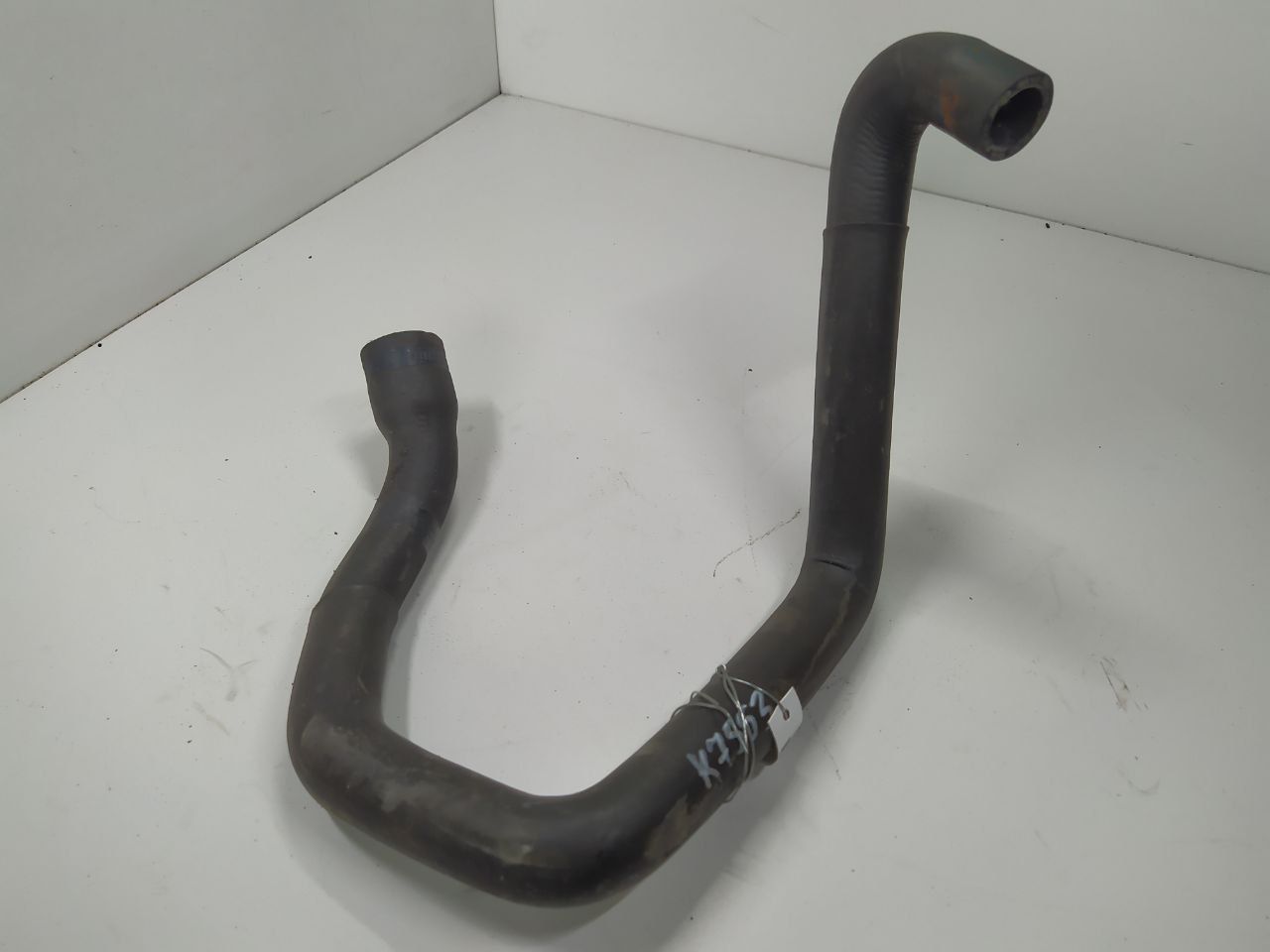 патрубок отопителя (печки) Mercedes-Benz E-Класс W210/S210 1997, 3.2 л., i, бензин, АКПП, задний привод, 2108324694 - фото №1