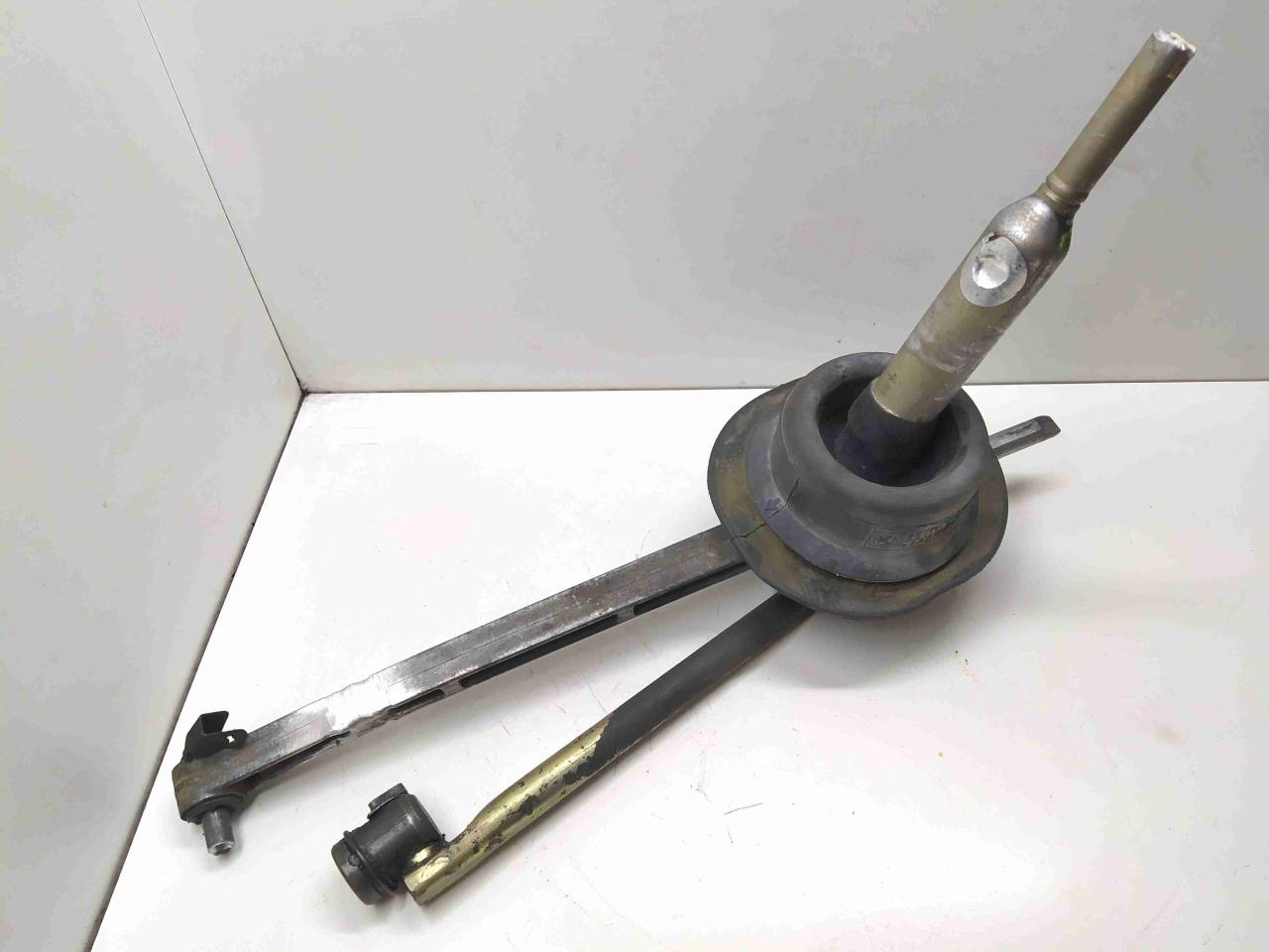 кулиса BMW 3 серия E46 2000, 2.5 л., i, бензин, МКПП, задний привод, 25111434109 - фото №1