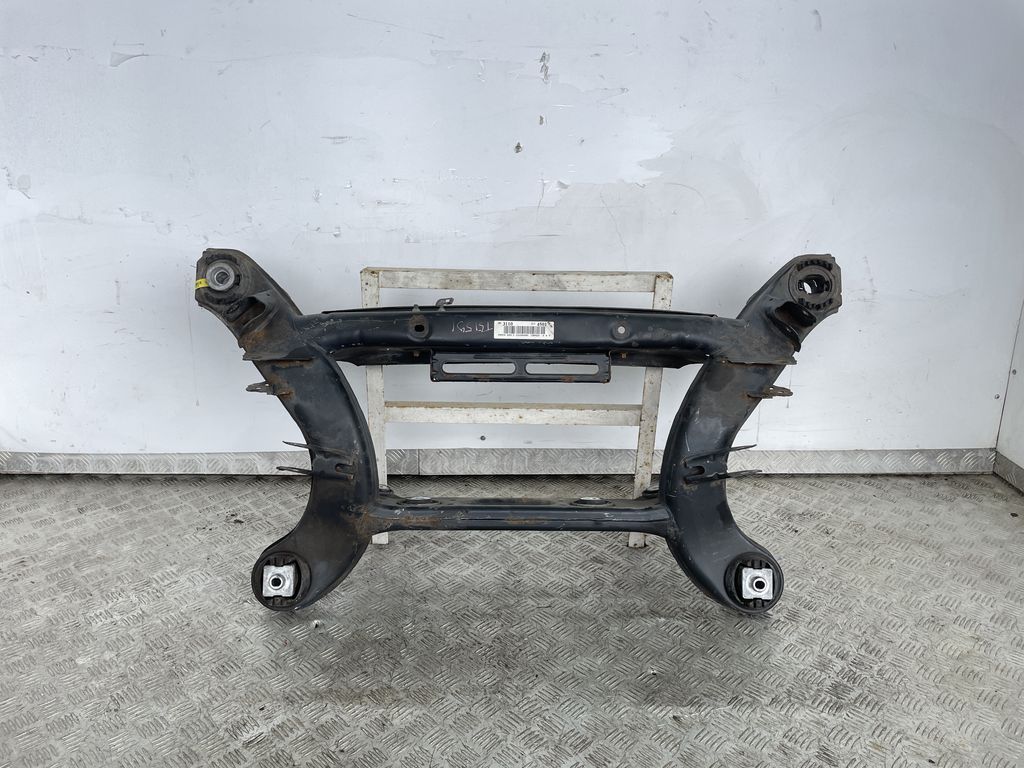 балка подвески задняя Mercedes-Benz C-Класс W204/S204 2007, дизель, A2043500141, 2043500141 - фото №1