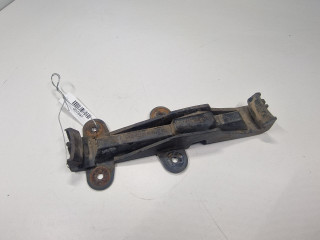 Крепление бампера переднего Audi 80 B3 1987, 1.8 л., бензин, МКПП, седан, передний привод, 893807253