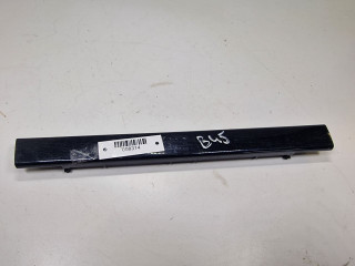 накладка на торпедо (консоль) BMW 5 серия E39 1997, 2.0 л., i, бензин, МКПП, седан, задний привод, 51168185256, 8185256