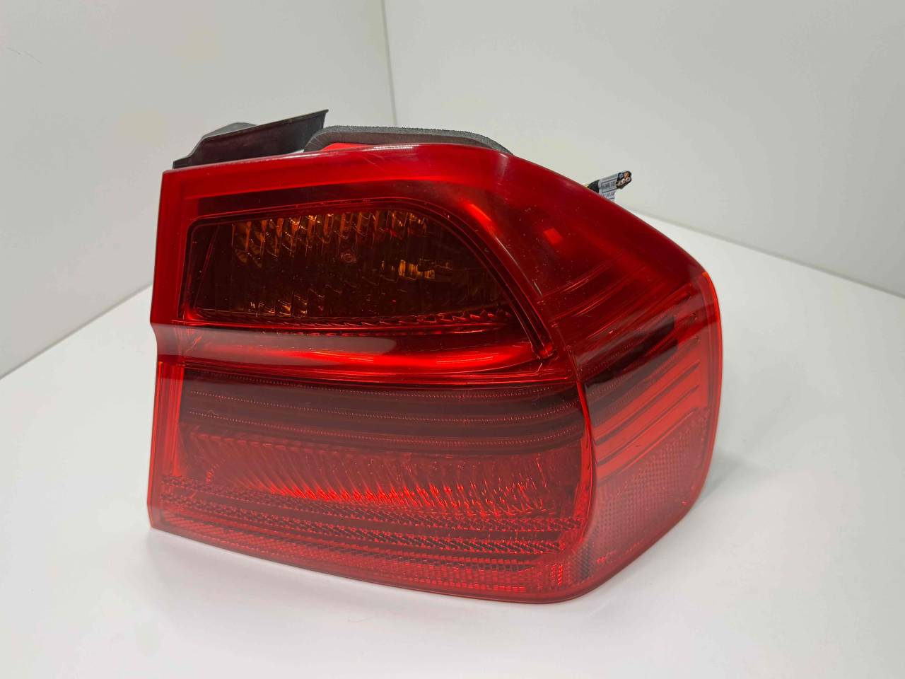 фонарь задний правый BMW 3 серия E90/E91/E92/E93 2007, 2.0 л., i, бензин, АКПП, седан, задний привод, 6937458, 276302 - фото №1