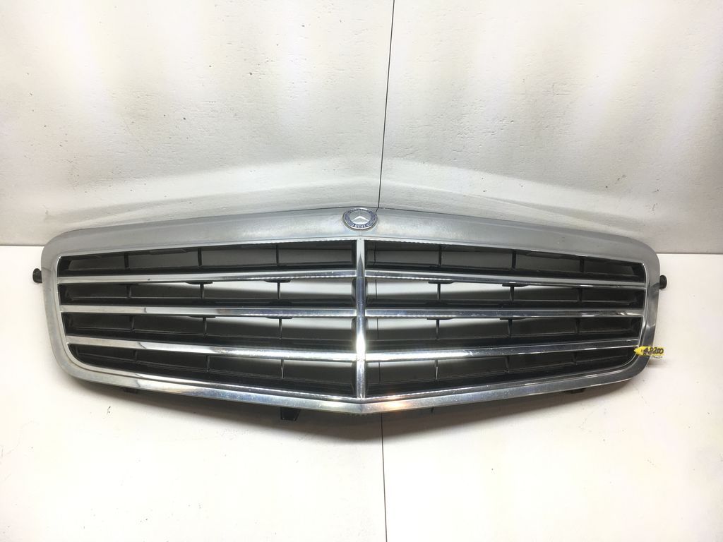 решетка радиатора Mercedes-Benz E-Класс W212/S212/C207/A207 2010, седан, A2128800583, 2128800583 - фото №1