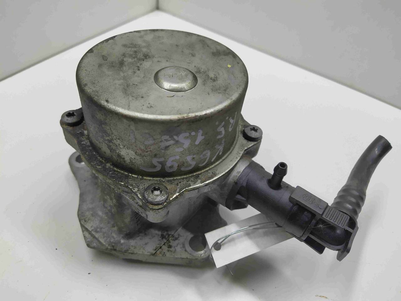 насос вакуумный Renault Grand Scenic 3 поколение 2011, 1.5 л., DCi, дизель, робот, передний привод, 8201005306B - фото №1