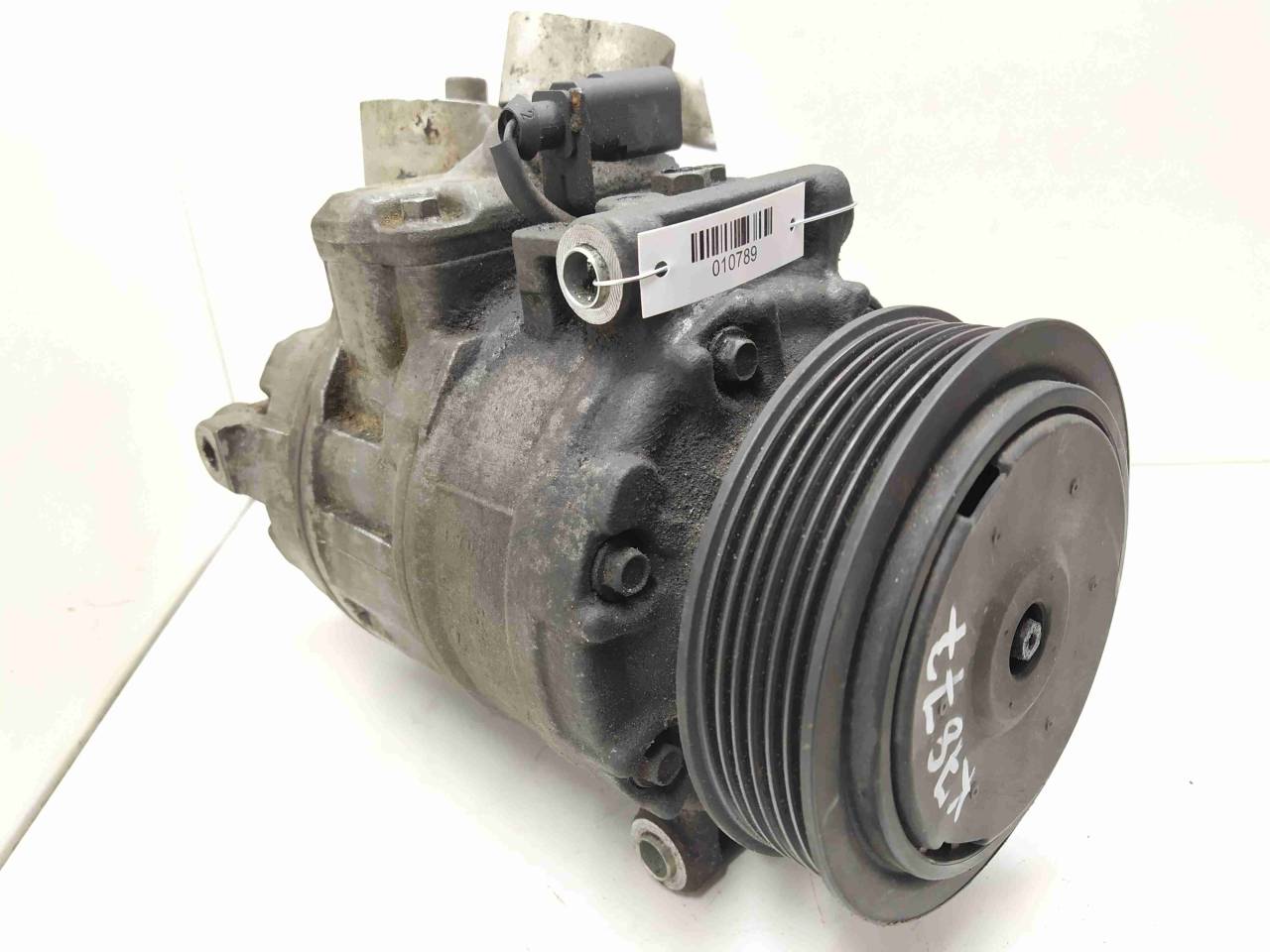 компрессор кондиционера Audi Q7 4L 2008, 3.0 л., TD, дизель, АКПП, внедорожник 5 дв., полный привод, CASA, 7L6820803Q - фото №1