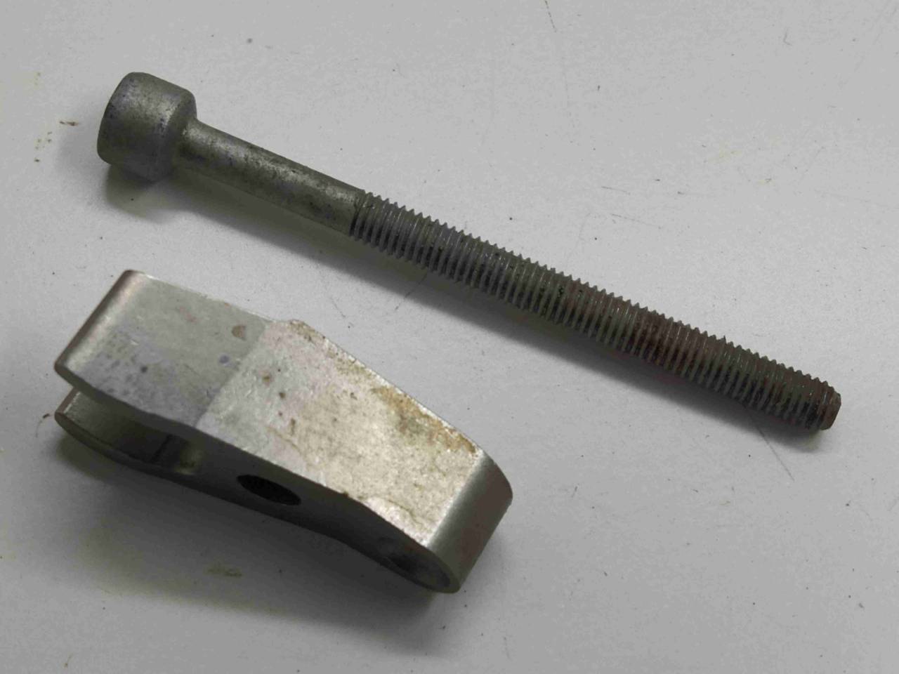 крепление форсунки Mercedes-Benz C-Класс W203/S203/CL203 2003, 2.2 л., CDi, дизель, АКПП, задний привод, - - фото №1