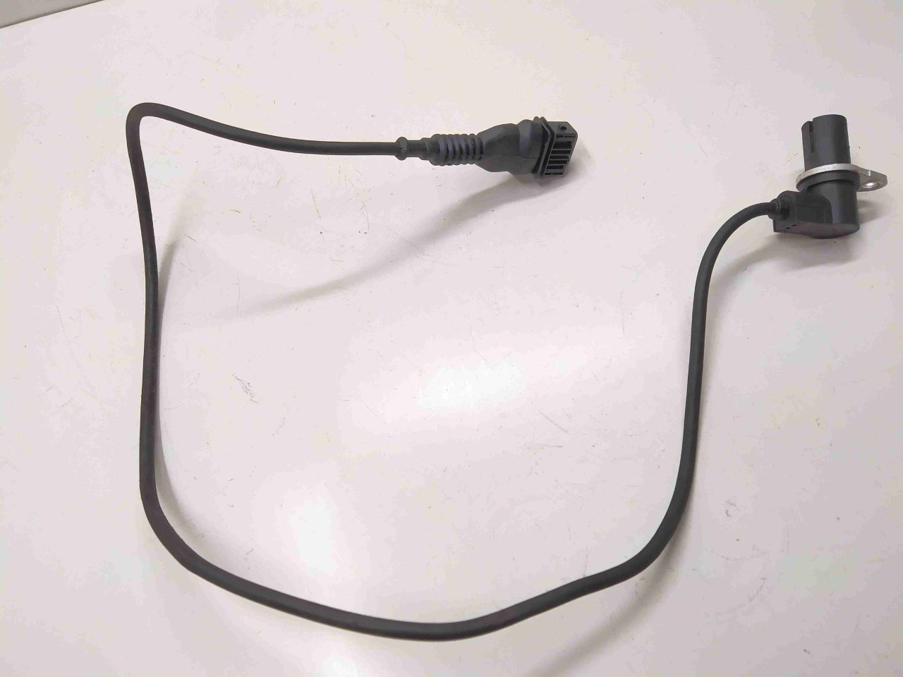 датчик коленвала BMW 5 серия E39 1997, 2.5 л., i, бензин, МКПП, седан, задний привод, 256S3, M52B25, M52B20, M52B28 - фото №1