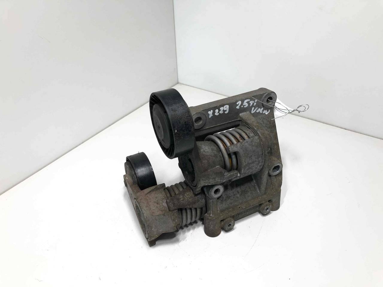 натяжитель Volvo V50 1 поколение 2004, 2.5 л., Ti, бензин, МКПП, передний привод, 8692808, 30650957, 30711320 - фото №1