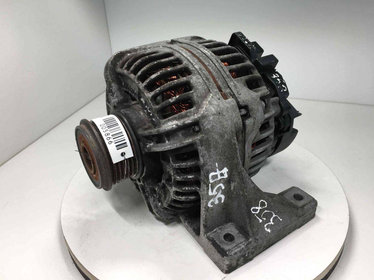 генератор Volvo V70 1 поколение 2000, 2.5 л., Ti, бензин, 0124515019 - фото №1