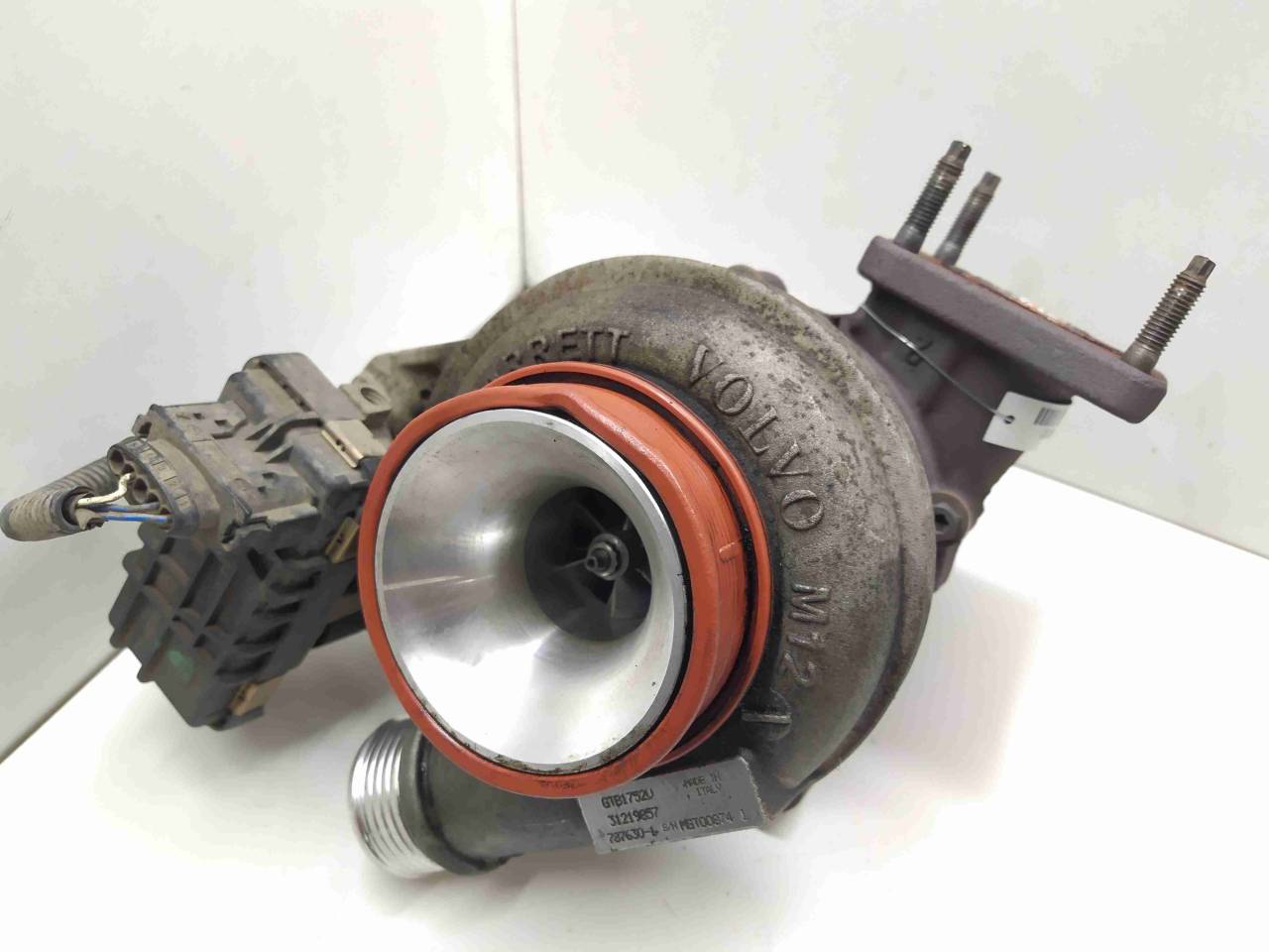 турбина Volvo XC70 3 поколение 2009, 2.4 л., TD, дизель, АКПП, передний привод, 31219857 - фото №1