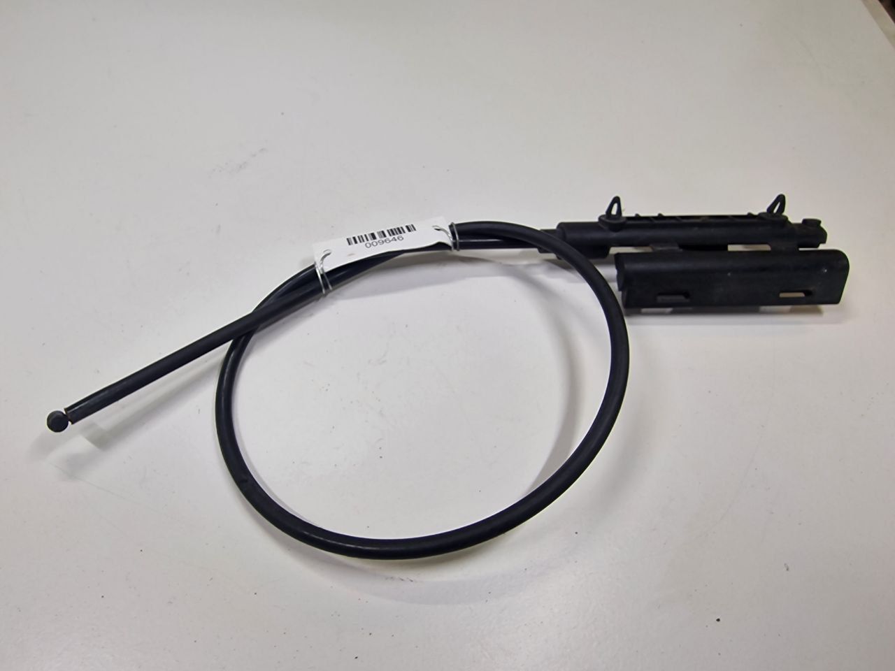 трос капота BMW 5 серия E39 1997, 2.0 л., i, бензин, МКПП, седан, задний привод, 51238190754, 8190754 - фото №1