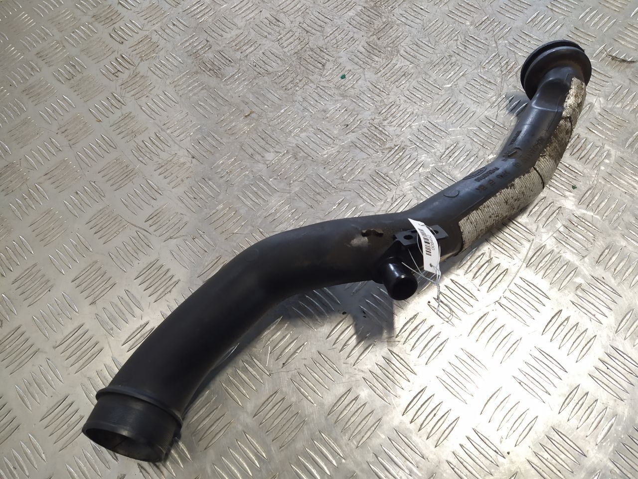 патрубок турбины Land Rover Range Rover Sport 1 поколение 2007, 3.6 л., TD, дизель, АКПП, полный привод, N04036A180, N04036A180OR - фото №1