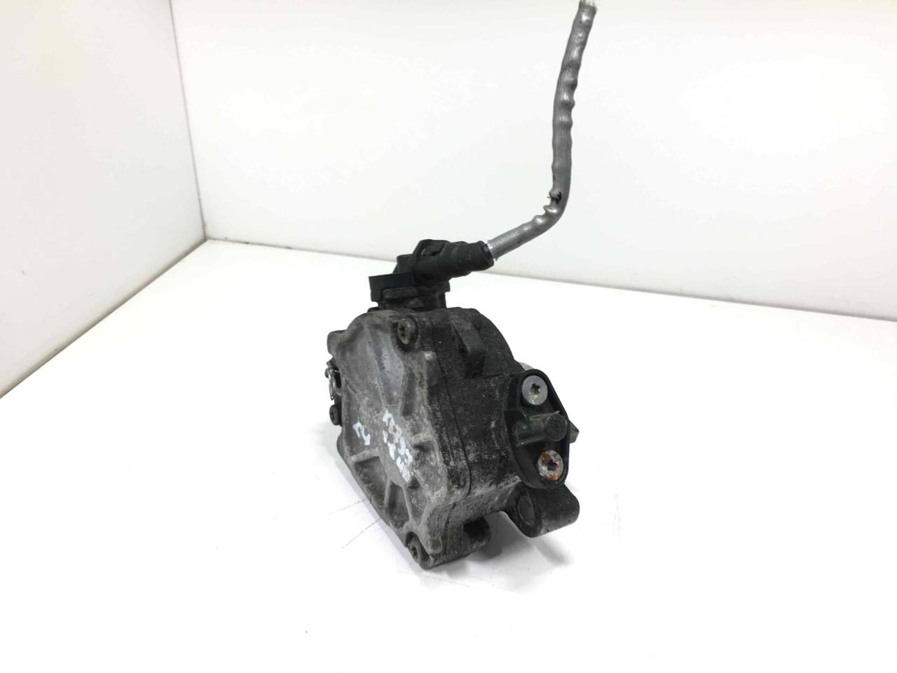 насос вакуумный Citroen C4 Picasso 1 поколение 2011, 1.6 л., HDi, дизель, робот, передний привод, 9684786780 - фото №1