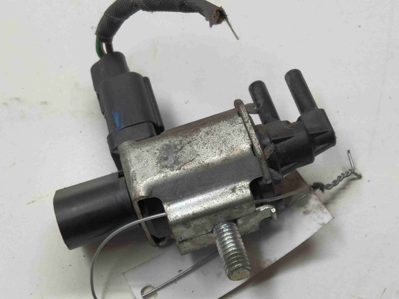 электромагнитный клапан Volvo S40 2 поколение 2006, 1.8 л., i, бензин, МКПП, передний привод, 4M5G9A500 - фото №1