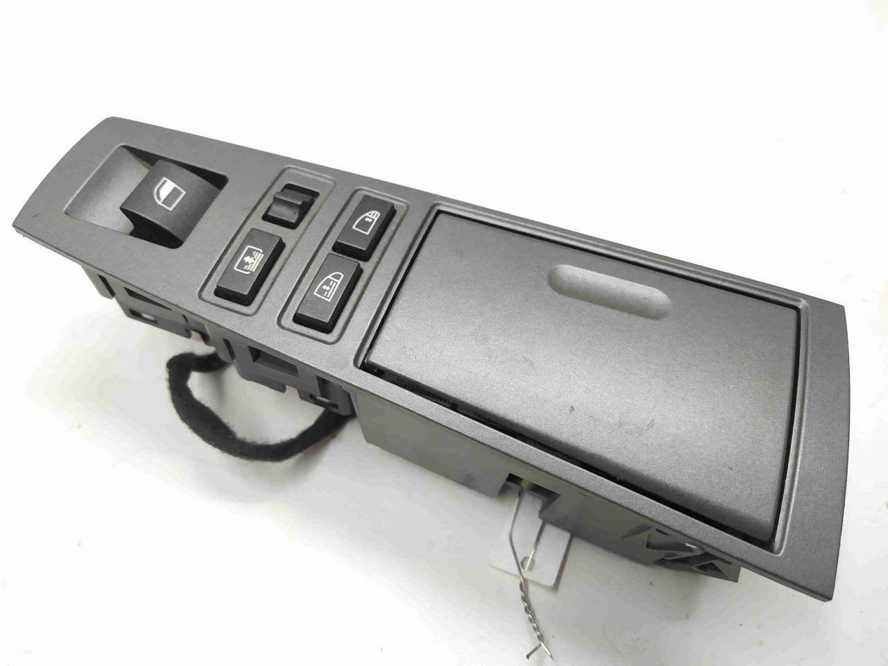 кнопка стеклоподъемника двери задней левой BMW 7 серия E65/E66/E67 2002, 4.4 л., i, бензин, 61316917107, 6917107, 51427024607, 7024607 - фото №1