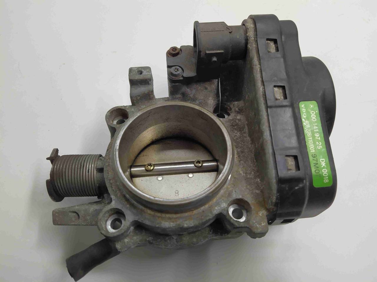 заслонка дроссельная Mercedes-Benz E-Класс W210/S210 1997, 2.3 л., i, бензин, АКПП, задний привод, 0001419725 - фото №1