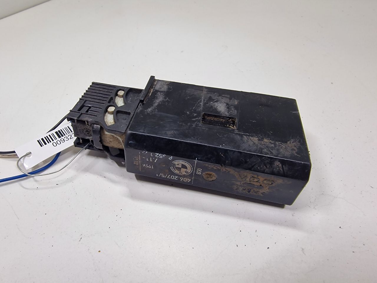 активатор (привод) замка двери BMW 5 серия E39 1997, 2.0 л., i, бензин, МКПП, седан, задний привод, 67118352165, 8352165 - фото №1