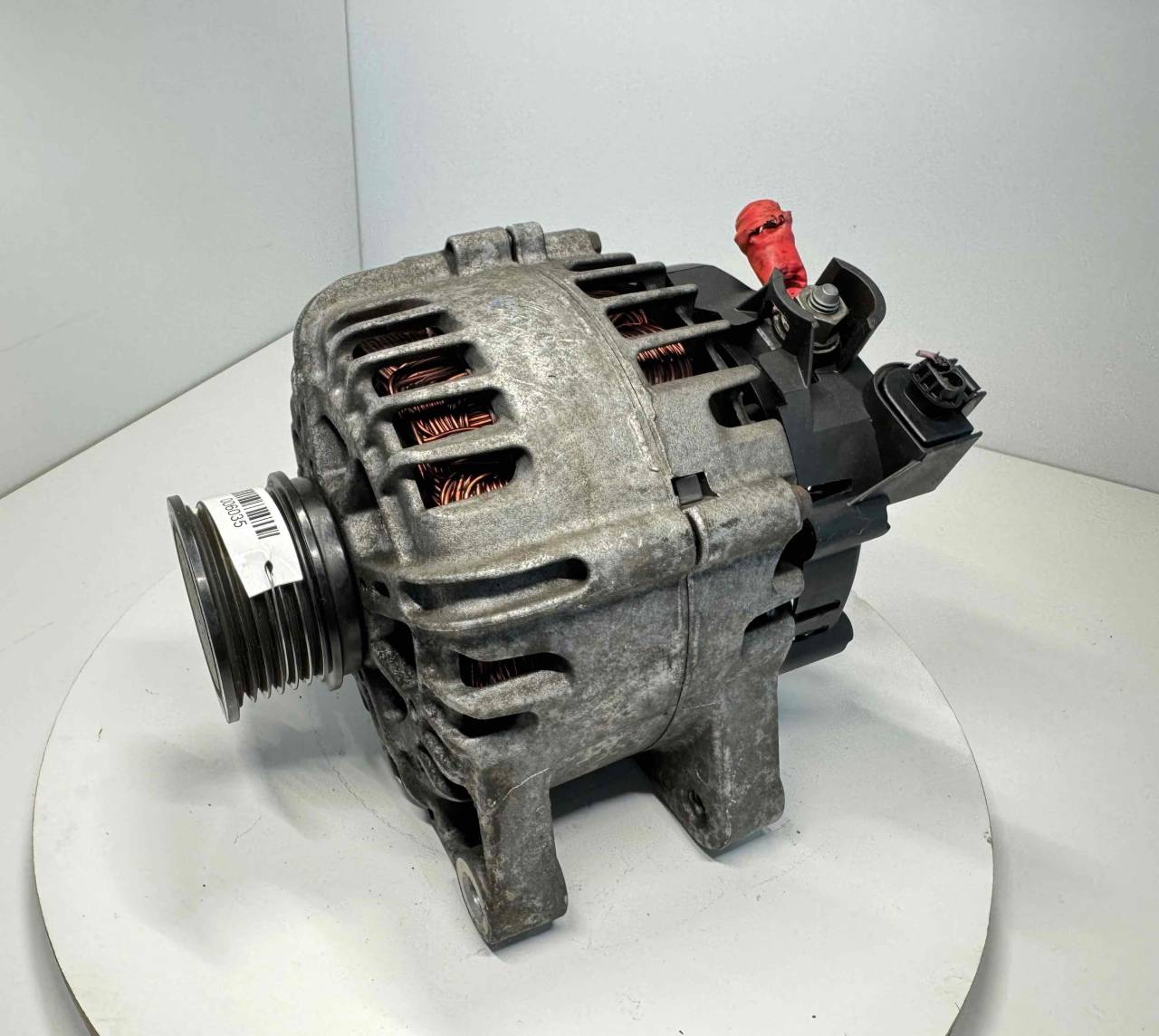 генератор Ford Focus 3 поколение 2015, 1.5 л., TDCi, дизель, передний привод, AV6N10300DC, TG12C122, 2612672B - фото №1