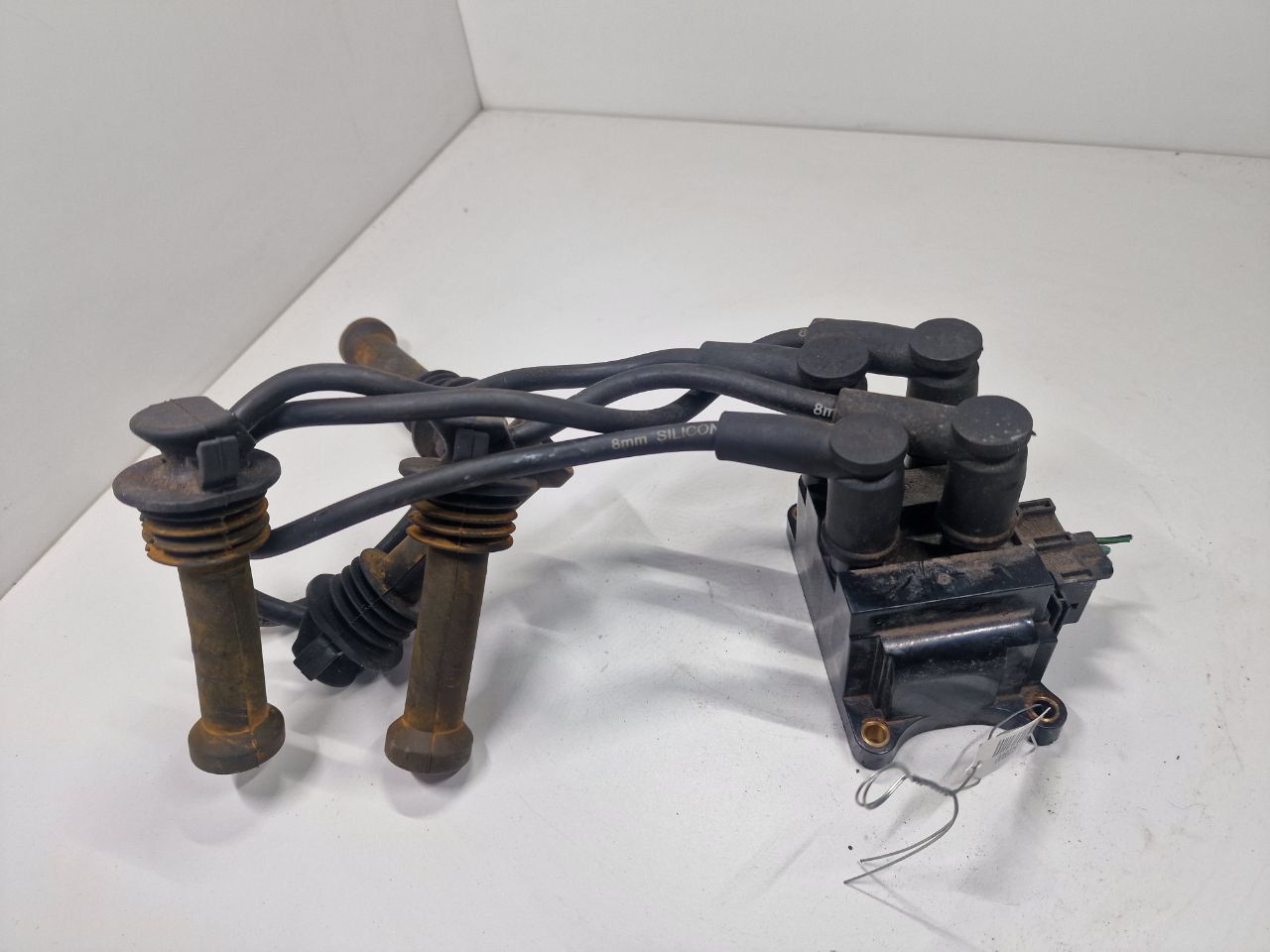 катушка зажигания Ford Fusion 1 поколение 2004, 1.6 л., i, бензин, МКПП, передний привод, 180101KA01685 - фото №1