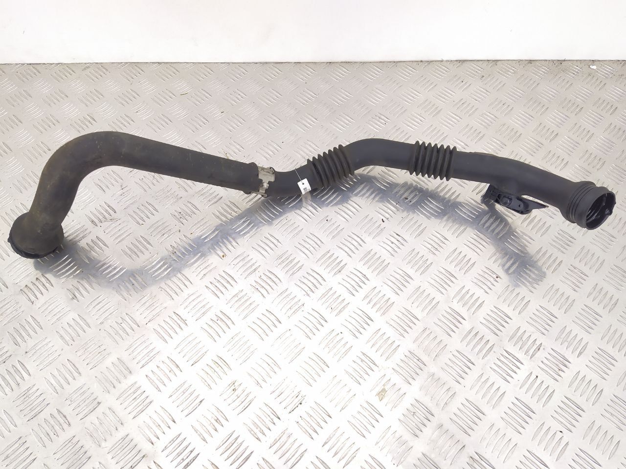 патрубок интеркулера Renault Kangoo 2 поколение 2011, 1.5 л., DCi, дизель, МКПП, передний привод, 8200874705, 8200875380 - фото №1