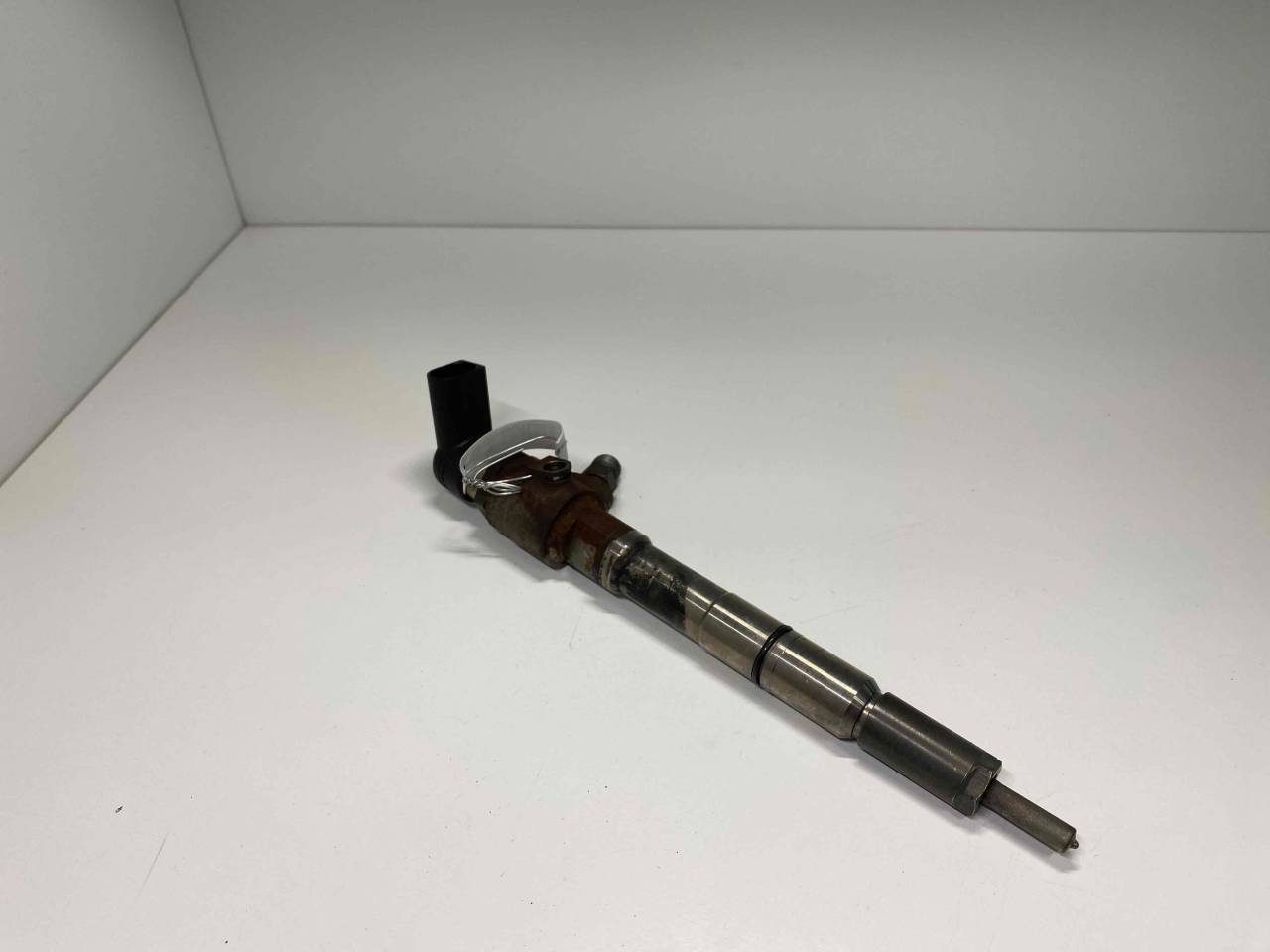 форсунка SEAT Ibiza 4 поколение 2012, 1.6 л., TD, дизель, МКПП, передний привод, 03L130277B - фото №1