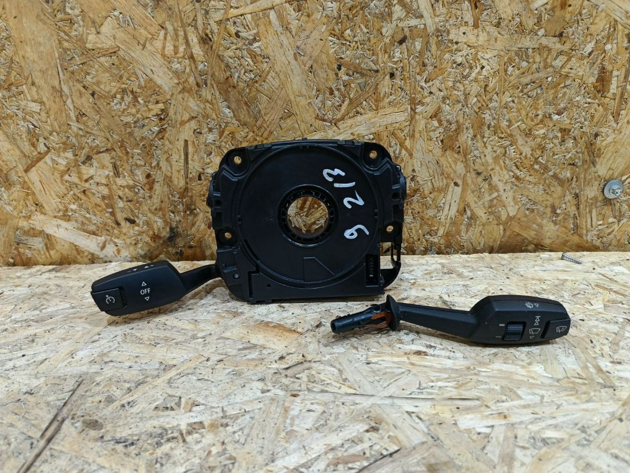 переключатель подрулевой (стрекоза) BMW 3 серия E90/E91/E92/E93 E92 2007, 3.0 л., дизель, АКПП, купе, задний привод, правый руль, 9169072, 61319169072, 61319123049, 9123049, 61319110887, 9110887, 61319121901, 9121901, 61316989580, 6989580, 61316965290, 6965290, 61316962676, 6962676, 61316962449, 6962449, 61316958297, 6958297 - фото №1