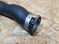 патрубок интеркулера BMW 3 серия F30/F31/F34 F30 2012, 2.0 л., N47 D20 C, дизель, МКПП, седан, задний привод, правый руль, 11618583389, 8583389, 11617810616, 7810616, 6961832 - фото №4