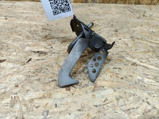 захватный крюк капота BMW 5 серия F07/F10/F11 F11 2011, 3.0 л., дизель, АКПП, черный, универсал, задний привод, 7183764, 51237183764