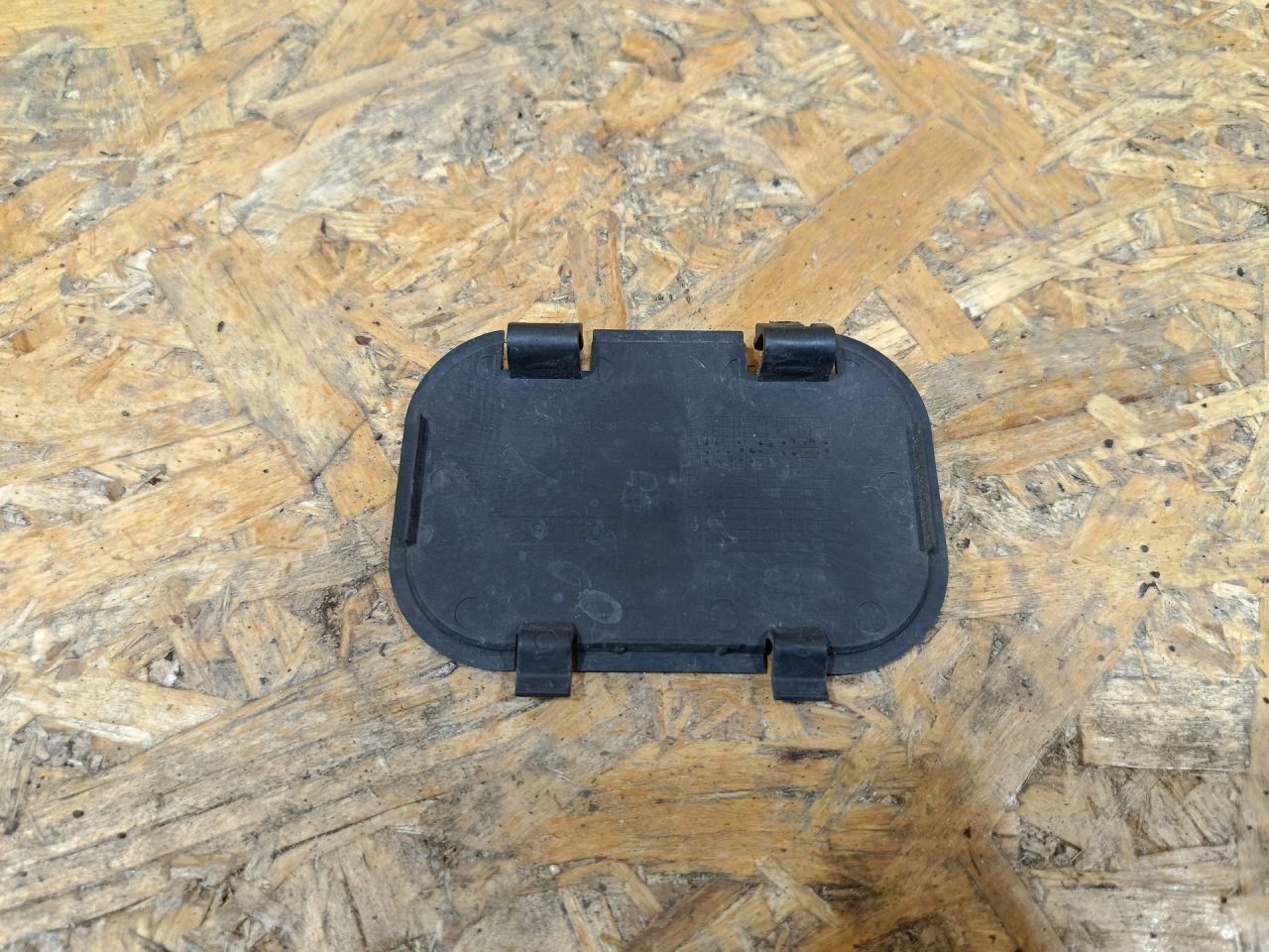 заглушка BMW 3 серия F30/F31/F34 F30 2013, 3.0 л., дизель, АКПП, черный, седан, задний привод, правый руль, 7390255, 51747390255 - фото №1