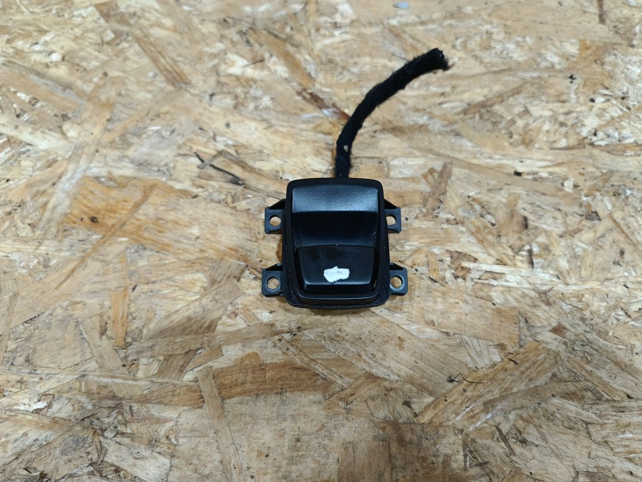 кнопка складывания крыши BMW 4 серия F32/F33 F33 2015, 2.0 л., бензин, МКПП, черный, кабриолет, задний привод, правый руль, 9388803, 61319388803, 61319366374, 9366374, 61319267193, 9267193 - фото №1