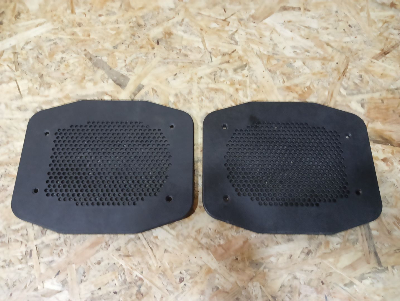 Накладка (сетка) динамика BMW X5 E70 2007, 3.0 л., M57 306 D3, дизель, АКПП, черный, внедорожник 5 дв., полный привод, правый руль, 6971882, 65136971882 - фото №1