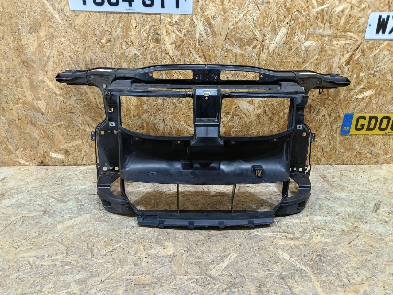 передняя панель крепления облицовки (телевизор) BMW 3 серия E90/E91/E92/E93 E92 2007, 3.0 л., дизель, АКПП, купе, задний привод, правый руль, 51718046509, 8046509, 7058594 - фото №1