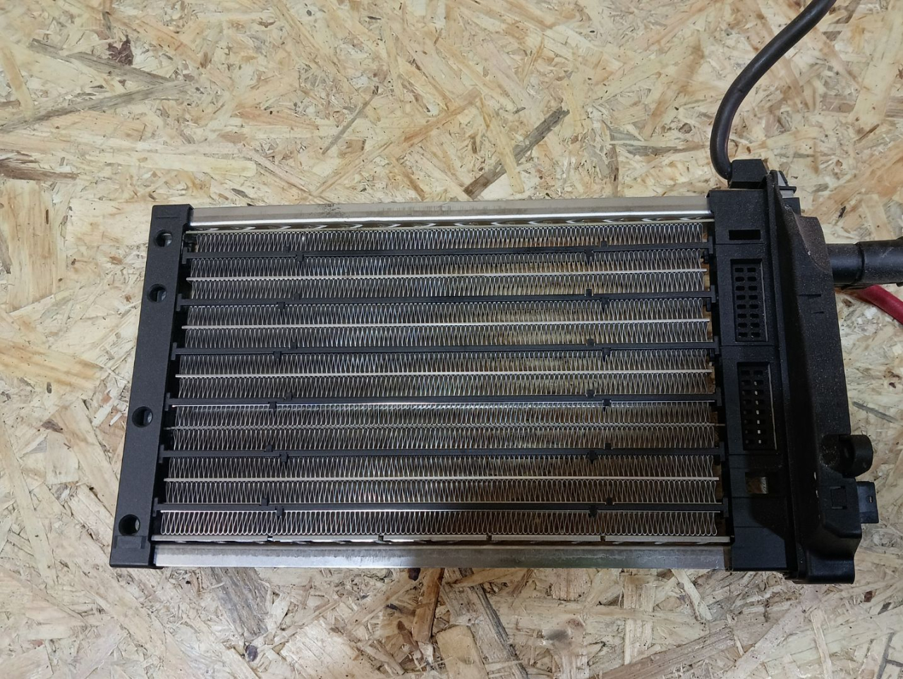 электрический радиатор отопителя (тэн) BMW X5 E70 2007, 3.0 л., M57 306 D3, дизель, АКПП, черный, внедорожник 5 дв., полный привод, правый руль, 6968178, 64116968178, 64119185403, 9185403, 64119175925, 9175925, 64119151309, 9151309 - фото №1