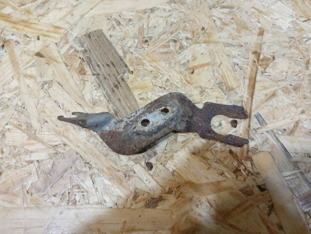 держатель тормозного шланга BMW X5 E70 2007, 3.0 л., M57 306 D3, дизель, АКПП, черный, внедорожник 5 дв., полный привод, правый руль - фото №1