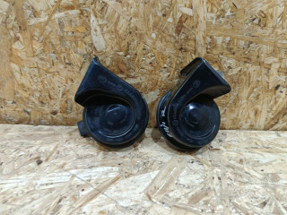 сигнал (клаксон) BMW 5 серия F07/F10/F11 F11 2011, 3.0 л., дизель, АКПП, черный, универсал, задний привод, 7279782, 61337279782, 61334871993, 4871993, 61337279781, 7279781, 61334871982, 4871982