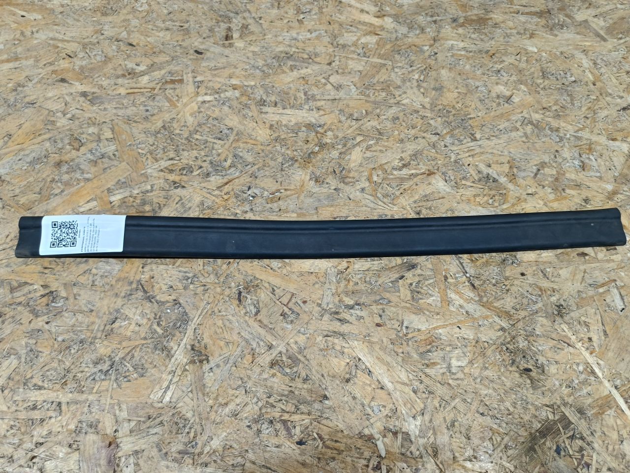 уплотнитель подкапотного пространства BMW X2 F39 2018, 2.0 л., дизель, МКПП, внедорожник 5 дв., полный привод, правый руль, 51767462094, 7462094 - фото №1