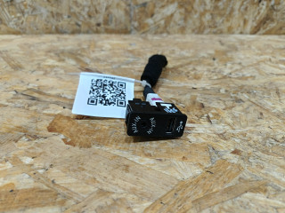разъем AUX / USB BMW 4 серия F32/F33 F33 2015, 2.0 л., бензин, МКПП, черный, кабриолет, задний привод, правый руль, 9229246, 84109229246, 84109229244, 9229244