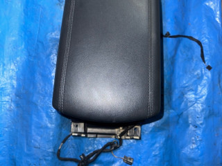 подлокотник Ford Edge 2 поколение CD539 [рестайлинг] 2021, 2.0 л., бензин, АКПП, серебристый, внедорожник 5 дв., полный привод