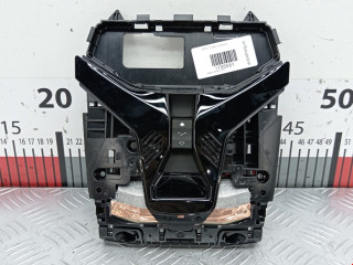 фонарь салона (плафон) BMW 1 серия F40 2020, 2.0 л., АКПП, хетчбэк 5 дв., 61315A784C1