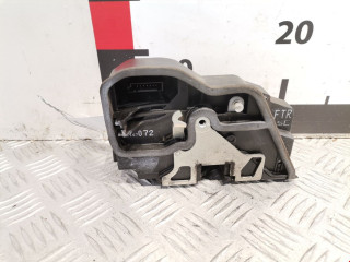 замок двери передней правой BMW X3 E83 2006, 2.0 л., МКПП, внедорожник 5 дв., 51217202144