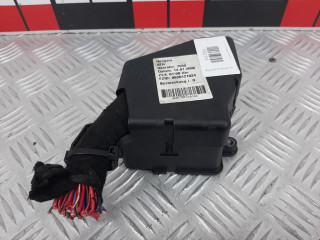 блок предохранителей Audi A6 4F/C6 2006, 2.0 л., АКПП, универсал, 8D1941824