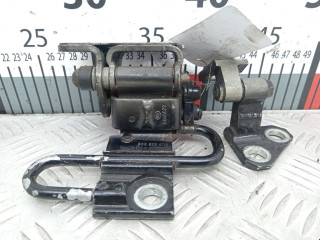 петля двери Volkswagen Passat CC 1 поколение 2009, 2.0 л., МКПП, седан, 3C8833411B