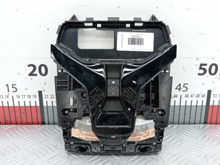 фонарь салона (плафон) BMW 1 серия F40 2020, 2.0 л., АКПП, хетчбэк 5 дв., 61315A784C1