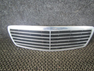 решетка радиатора Mercedes-Benz E-Класс W211/S211 2003, 2.7 л., АКПП, седан, A2118800583